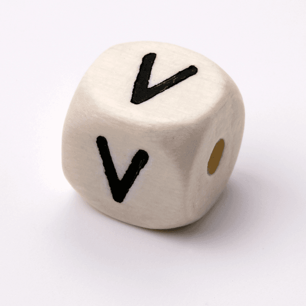 Bokstavperle i tre - V - 1 stk